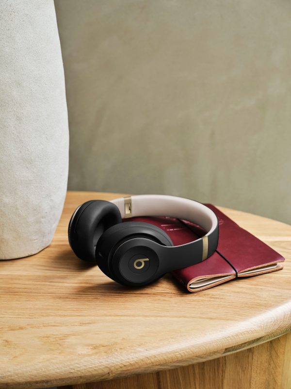 Beats Studio Pro Wireless Noise Cancelling Over Ear-7