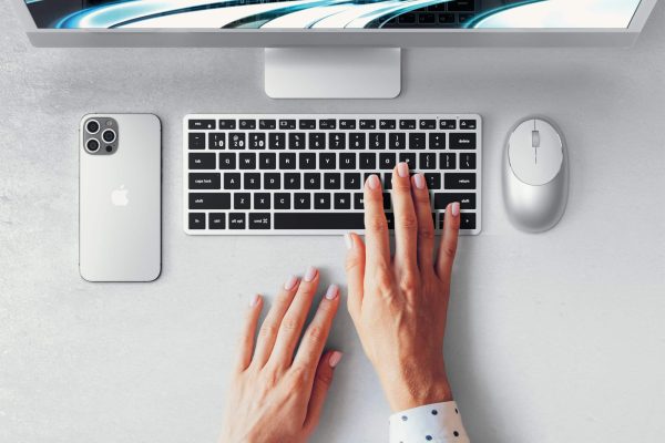 Satechi Slim X1 Bluetooth Backlit Keyboard for Mac Silver-7